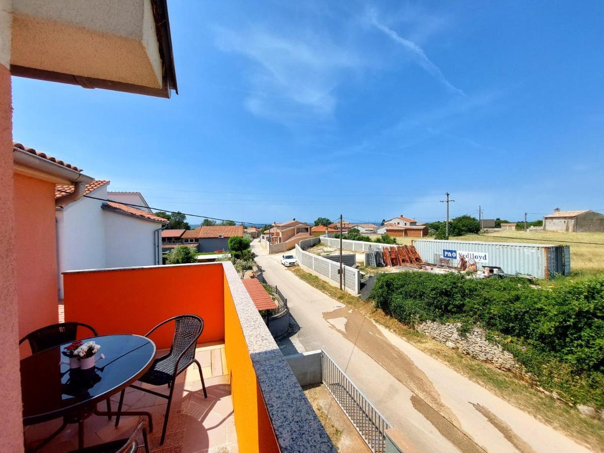 Apartman Zeljo Galižana Exterior foto