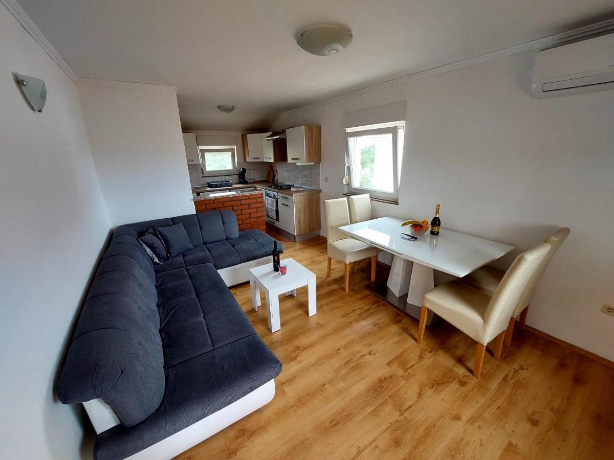 Apartman Zeljo Galižana Exterior foto